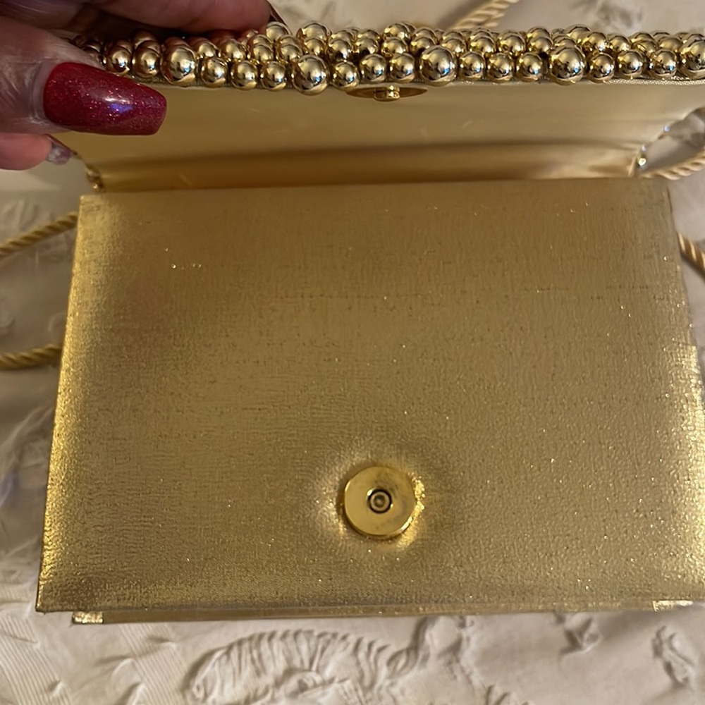 Ladies gold evening bag w/strap - Picture 3 of 4